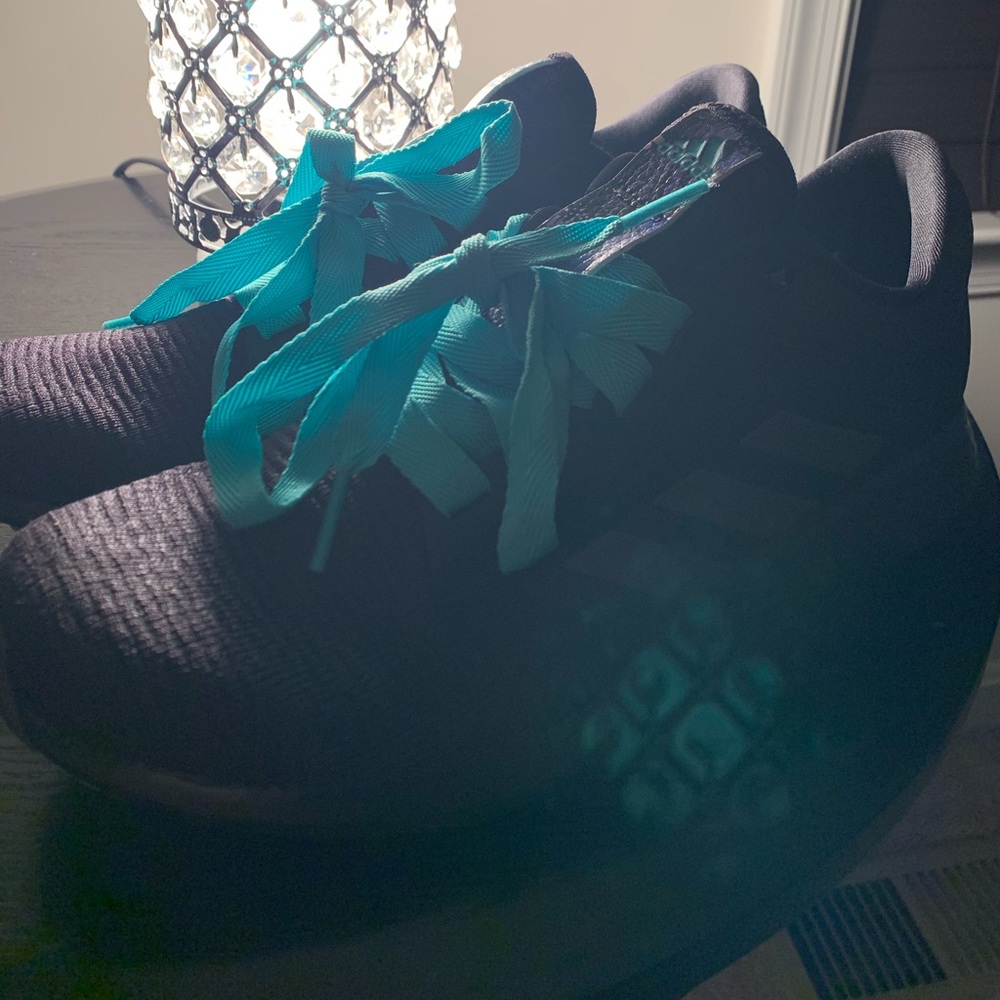 Addidas Tennis Shoe 👟